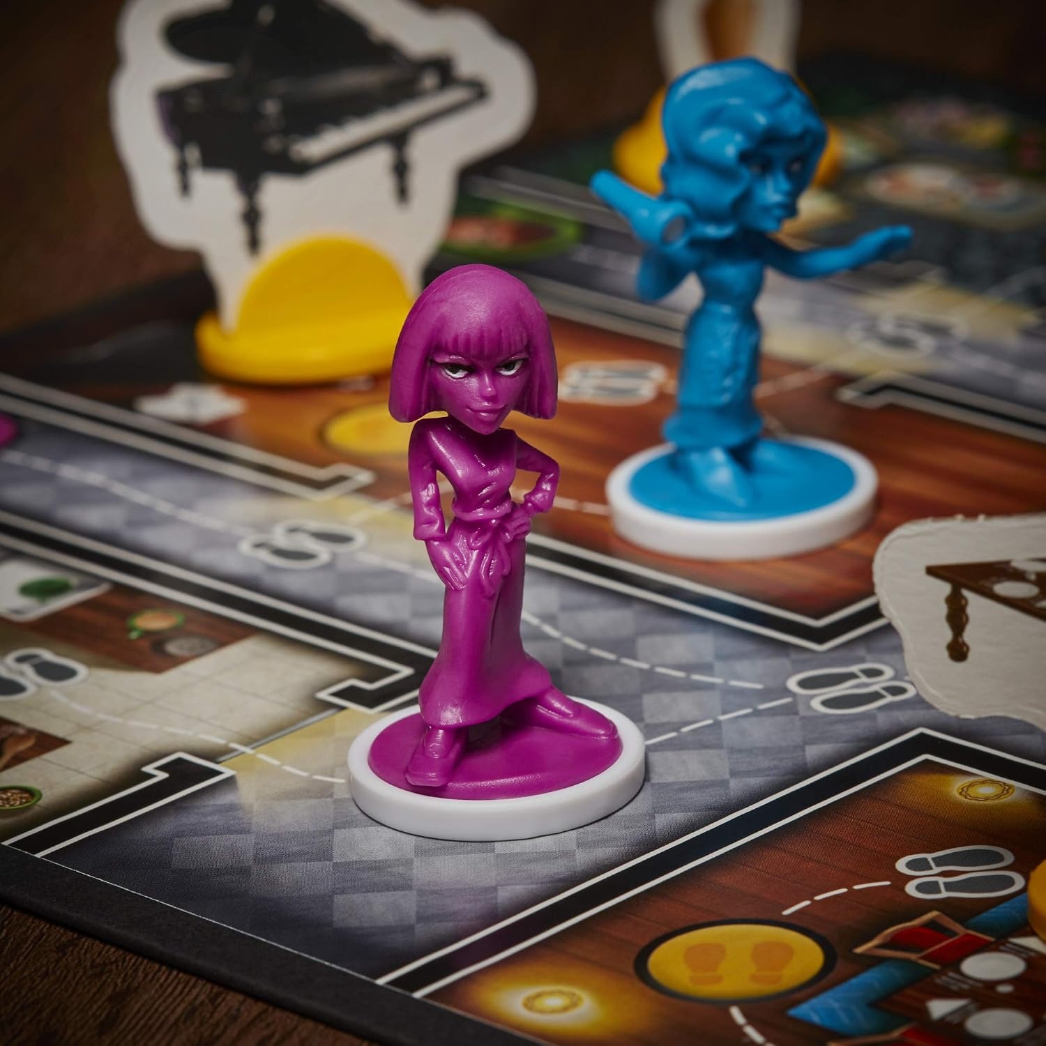 image:imageHasbro Gaming Clue Junior Board Game for Kids Ages 5 and Up Case of The Broken Toy Classic Mystery Game for 26 Players