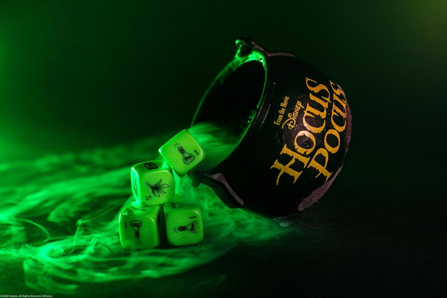 image:imageUSAOPOLY YAHTZEE Disney Hocus Pocus Collectible Witchs Caldron Dice Cup Classic Family Game Based on Film Great for Night OfficiallyLicensed amp Merchandise Black